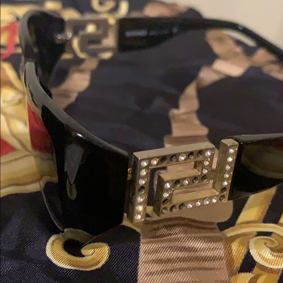 Versace Mod classics ! - Picture 3 of 7